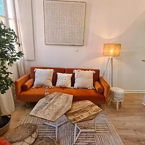  Apartment Sous Les Toits D'avignon France