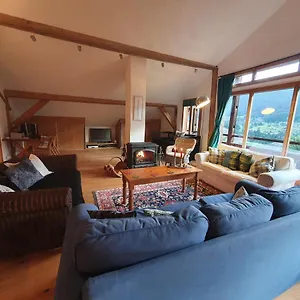https://chalet-liberte.hotels-rhonealpes.com