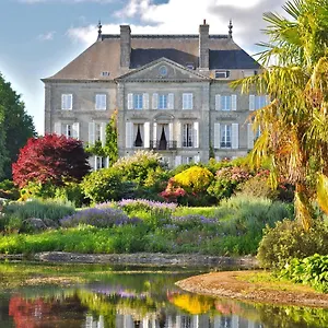 Chateau De La Foltière Bed & Breakfast
